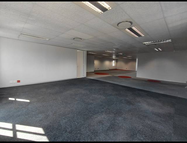 382M² OFFICE TO LET IN BRYANSTON